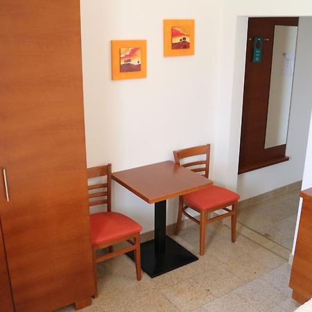 Hotel Checkin Глайсдорф Экстерьер фото